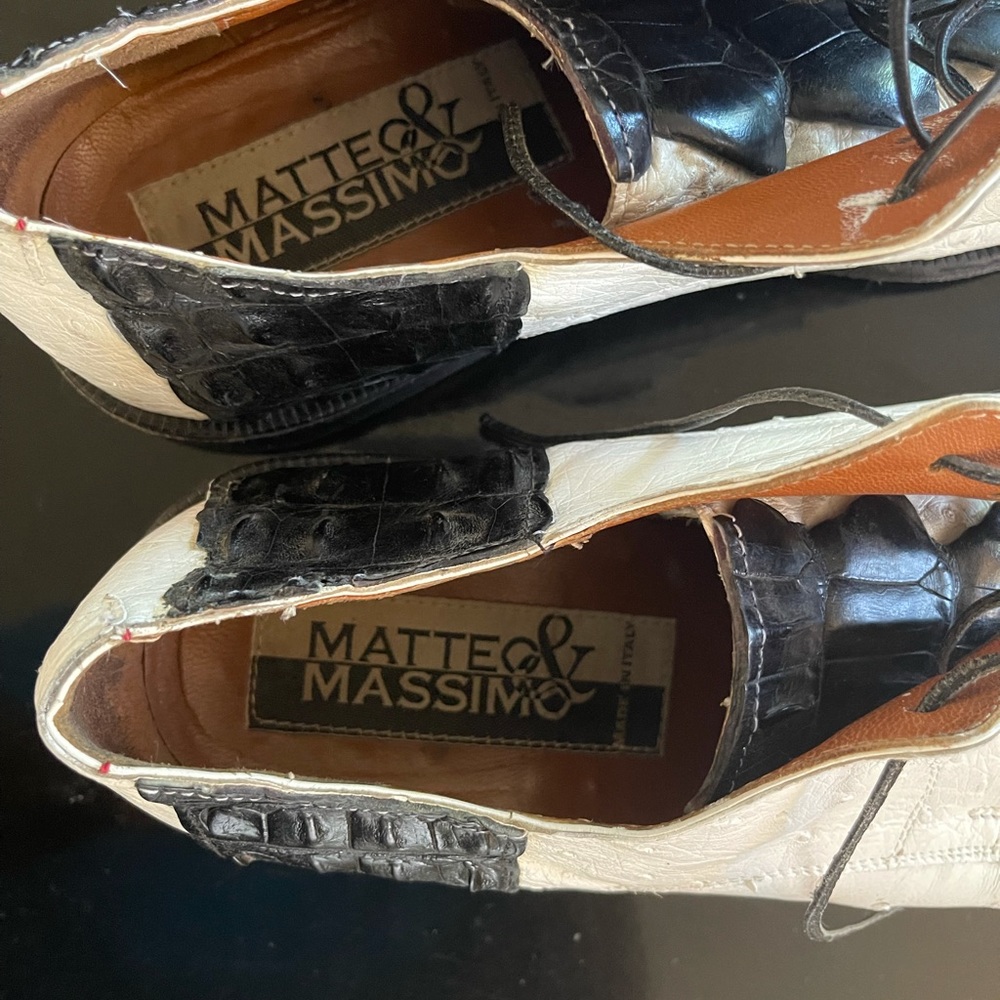 Shoe - Picture 2 of 4